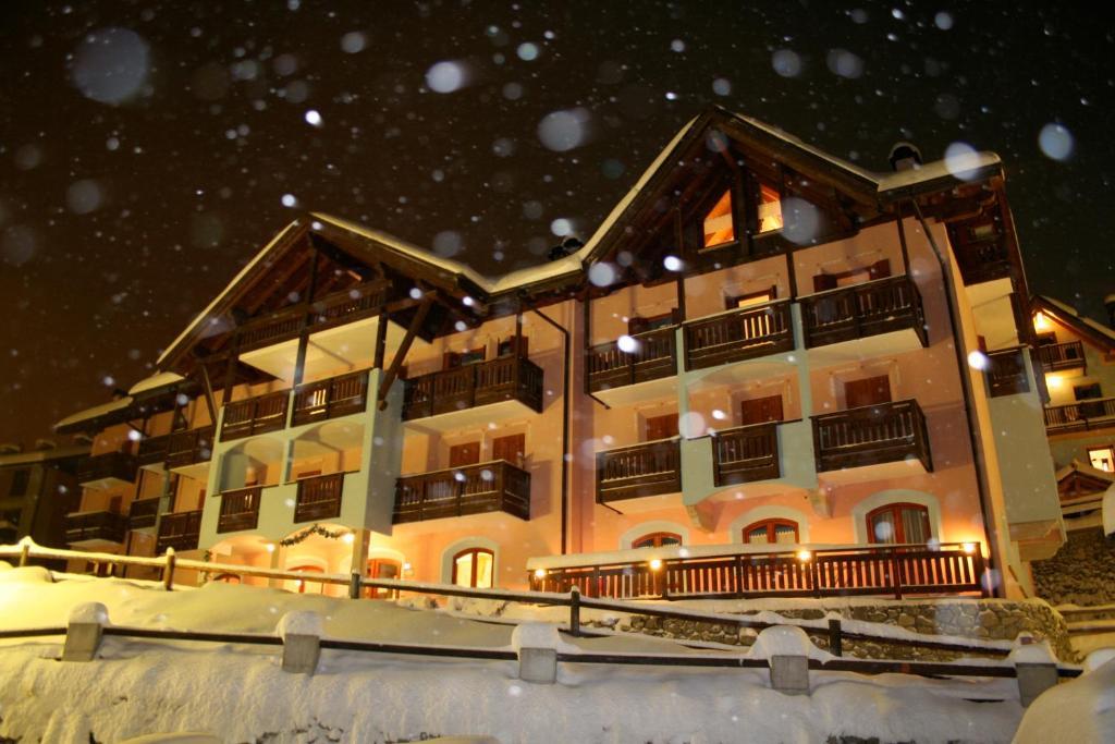 Hotel Residence Dahu Passo del Tonale Exterior foto
